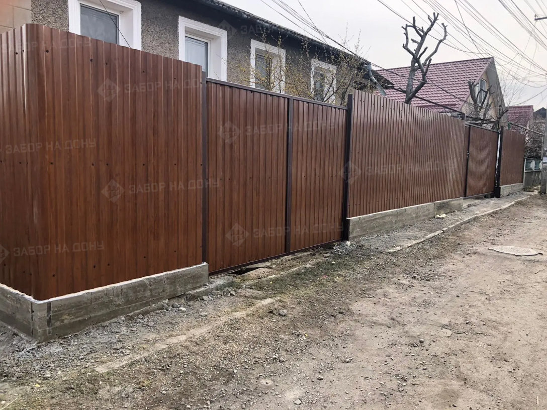 Распашные ворота из профлиста  в Мелитополе
